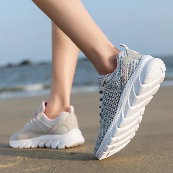 Summer Couple Style Hollow Mesh Sneakers Lightweight Breathable Outdoor Walking Shoes Pink Accent Comfortable Casual Footwear