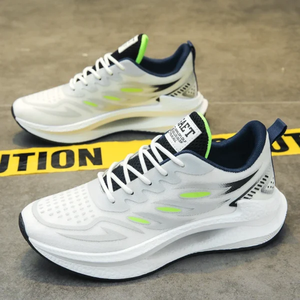 Men's Breathable Sports Shoes Spring New Mesh Casual Fashion Versatile Trendy Men's Shoes Summer Running Shoes Suitable for Outdoor Sports